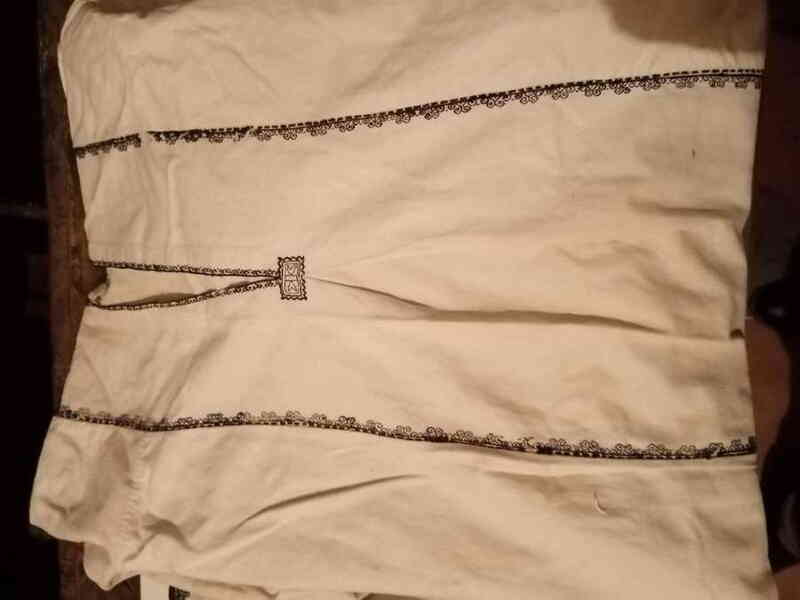 Щам -рубаха женская праздничная мордовская (мордва мокша) из домоткани. Покрой туникообразный, вырез V-образный.