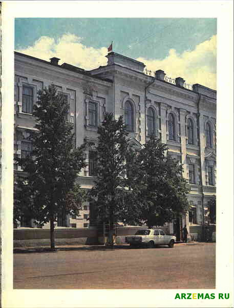 Фото Г И Костенко Здание бывшего реального училища ныне Дом Советов