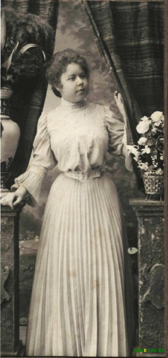 Фото Н.Н. Сажина, Муром. Елизавета и Мария Орловы 1908-1909.jpg