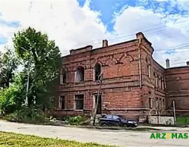 Разрушенный бывший жилой дом АЛВЗ улица 1-го Мая